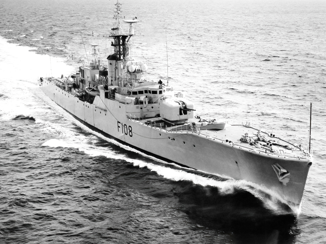 HMS Londonderry F108 Rothesay Class Frigate 1960 Photo Print - Posters, Prints, & Visual Artwork - by Hampshire Prints (image 1 of 9)