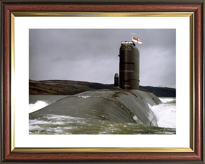 HMS Splendid (S106) Low Bow View 1995 Royal Navy Swiftsure Class Submarine Photo Print Wall Art Naval Decor UK Posters, Prints, & Visual Artwork Hampshire Prints 10 x 8 Classic Frame Yes