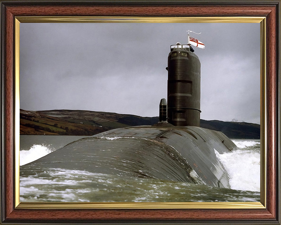 HMS Splendid (S106) Low Bow View 1995 Royal Navy Swiftsure Class Submarine Photo Print Wall Art Naval Decor UK Posters, Prints, & Visual Artwork Hampshire Prints 10 x 8 Classic Frame No