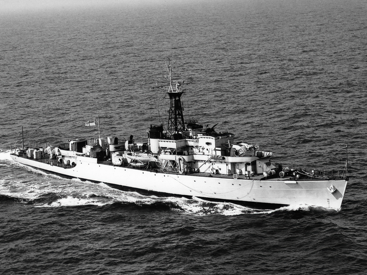 HMS St Austell Bay K634 Bay Class Frigate Photo Print - Posters, Prints, & Visual Artwork - by Hampshire Prints (image 1 of 9)