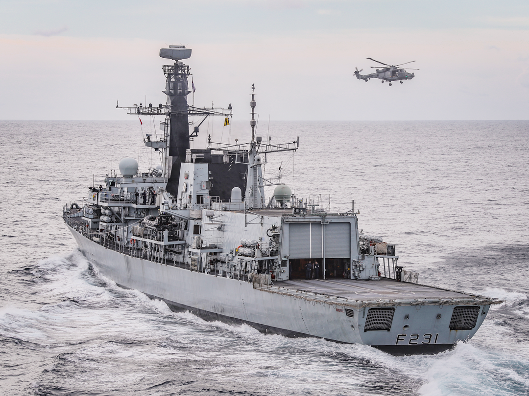 HMS Argyll (F231) Royal Navy Type 23 Frigate With Lynx Helicopter Wall Art Photo Print Naval Decor Posters, Prints, & Visual Artwork Hampshire Prints 6 x 4 No Frame No