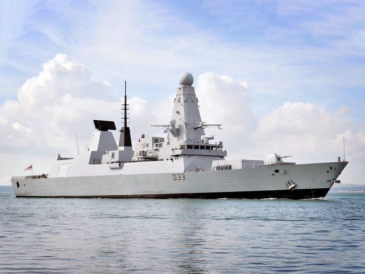 HMS Dauntless (D33) Royal Navy Type 45 Destroyer Low Starboard Side View Photo Print Wall Art Decor Posters, Prints, & Visual Artwork Hampshire Prints 6 x 4 No Frame No