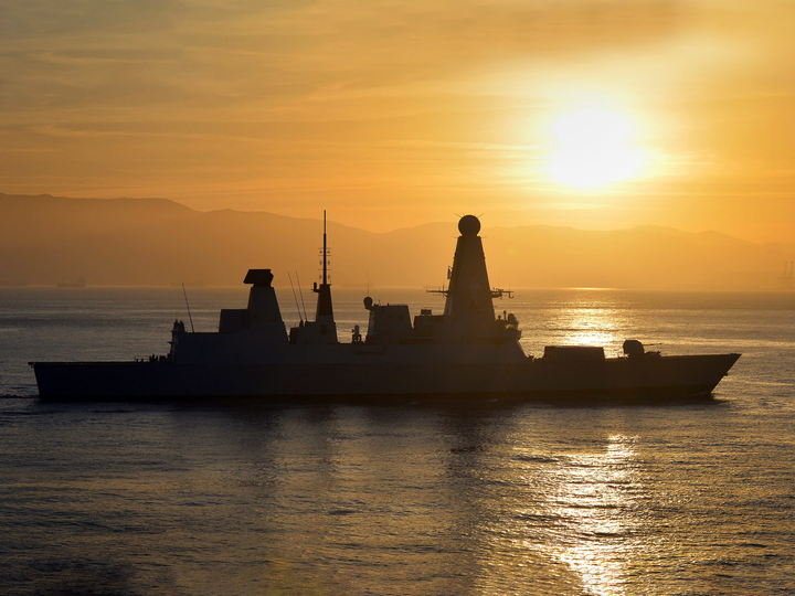 HMS Dauntless (D33) Royal Navy Type 45 Destroyer Sunset Silhouette Photo Print Wall Art Decor Posters, Prints, & Visual Artwork Hampshire Prints 6 x 4 No Frame No
