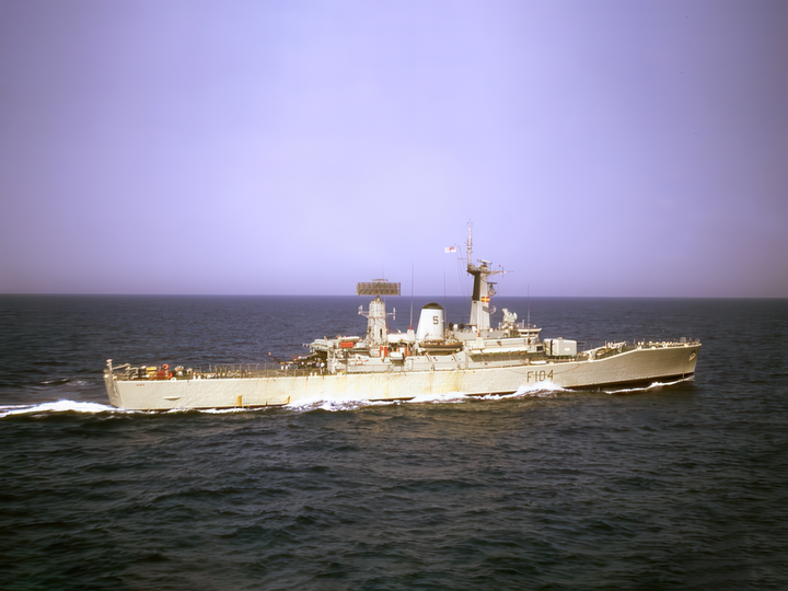 HMS Dido (F104) Royal Navy Leander Class Frigate Underway Starboard Beam View Photo Print Wall Art Decor Posters, Prints, & Visual Artwork Hampshire Prints 6 x 4 No Frame No
