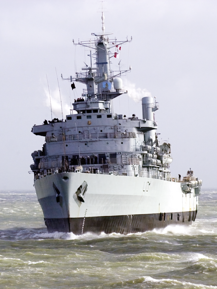 HMS Fearless (L10) Royal Navy Fearless Class Landing Platform Dock Underway Photo Print Wall Art Decor - Posters, Prints, & Visual Artwork - by Hampshire Prints (image 1 of 9)