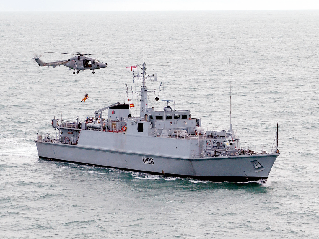 HMS Grimsby (M108) Royal Navy Sandown Class Minehunter With Helicopter Photo Print Wall Art Decor - Posters, Prints, & Visual Artwork - by Hampshire Prints (image 1 of 9)