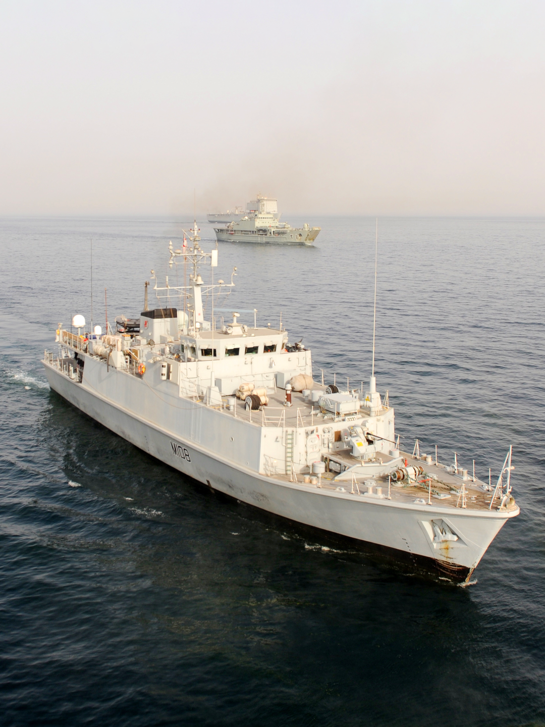HMS Grimsby (M108) Royal Navy Sandown Class Minehunter Starboard Bow View Photo Print Naval Wall Art Decor - Posters, Prints, & Visual Artwork - by Hampshire Prints (image 1 of 9)