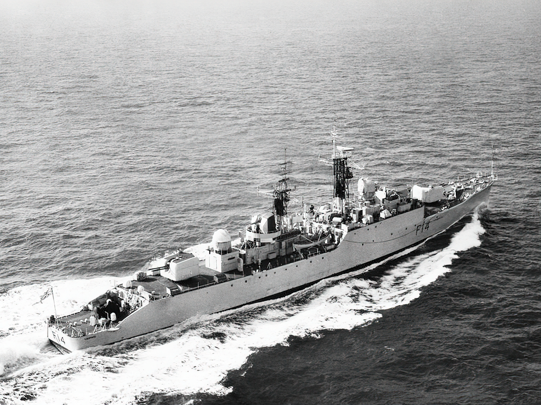 HMS Leopard F14 Leopard Class Frigate 1961 Photo Print - Posters, Prints, & Visual Artwork - by Hampshire Prints (image 1 of 9)