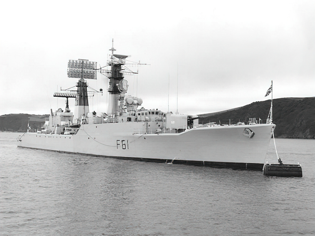 HMS Llandaff F61 Salisbury Class Frigate Photo Print - Posters, Prints, & Visual Artwork - by Hampshire Prints (image 1 of 9)