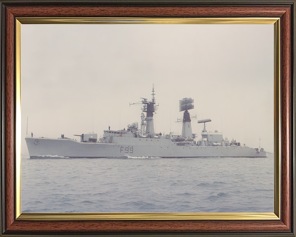 HMS Lincoln F99 Salisbury Class Frigate Port Beam View Photo Print - Posters, Prints, & Visual Artwork - by Hampshire Prints (image 9 of 9)