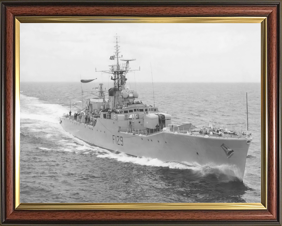 HMS Rhyl F129 Rothesay Class Frigate Starboard Bow View Photo Print - Posters, Prints, & Visual Artwork - by Hampshire Prints (image 9 of 9)