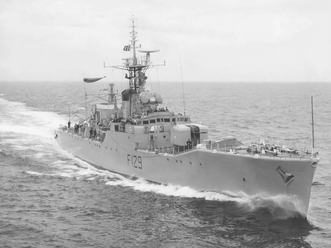 HMS Rhyl F129 Rothesay Class Frigate Starboard Bow View Photo Print - Posters, Prints, & Visual Artwork - by Hampshire Prints (image 1 of 9)