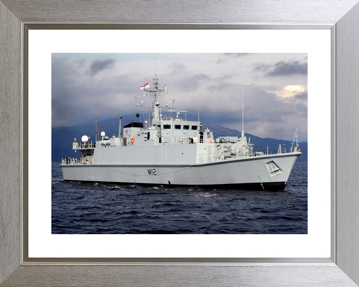HMS Shoreham M112 Sandown Class Minehunter Low Starboard View Photo Print - Posters, Prints, & Visual Artwork - by Hampshire Prints (image 6 of 9)