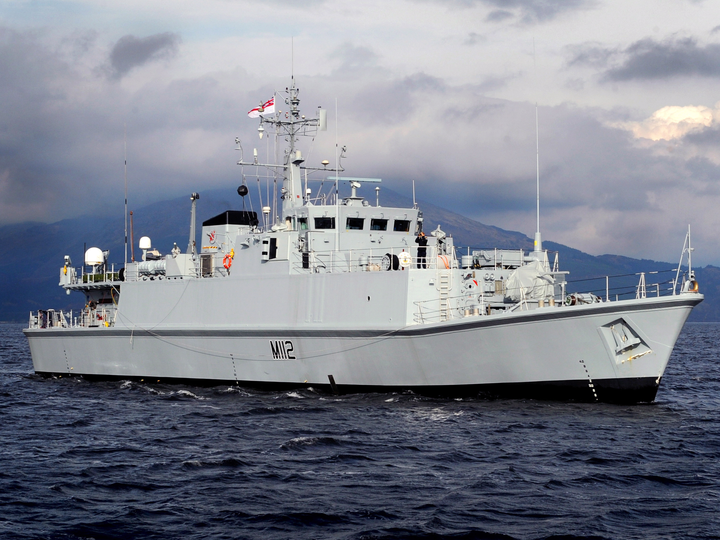 HMS Shoreham M112 Sandown Class Minehunter Low Starboard View Photo Print - Posters, Prints, & Visual Artwork - by Hampshire Prints (image 1 of 9)