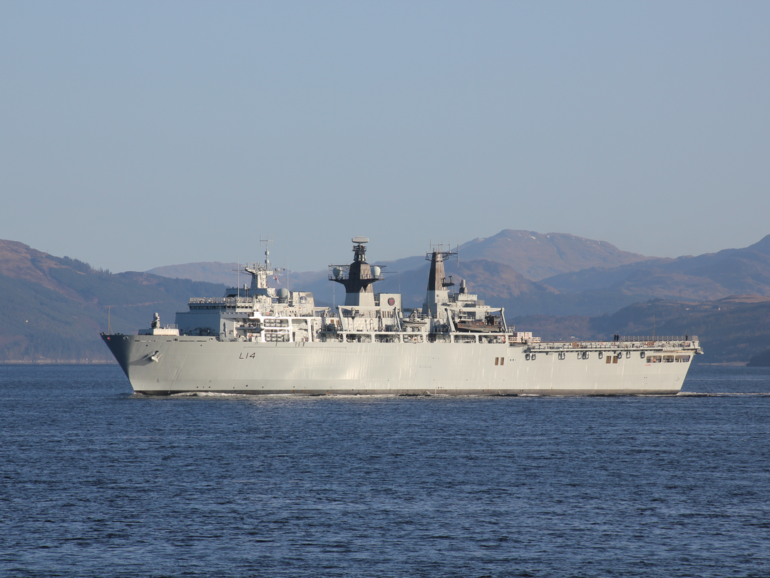 HMS Albion (L14) Royal Navy Albion Class Amphibious Ship Port Beam View Photo Print Wall Art Naval Decor Posters, Prints, & Visual Artwork Hampshire Prints 6 x 4 No Frame No
