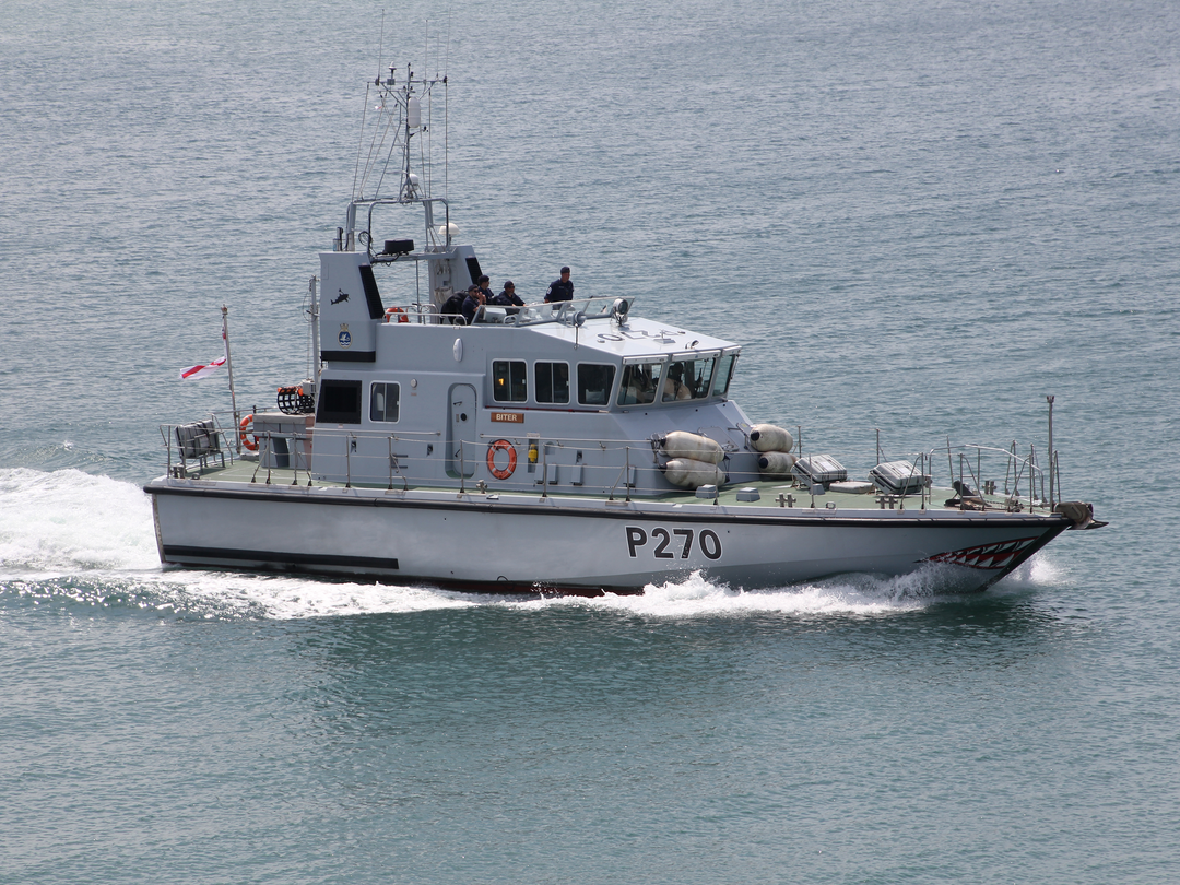 HMS Biter (P270) Royal Navy Archer Class P2000 Patrol Vessel Underway Photo Print Wall Art Decor Posters, Prints, & Visual Artwork Hampshire Prints 6 x 4 No Frame No