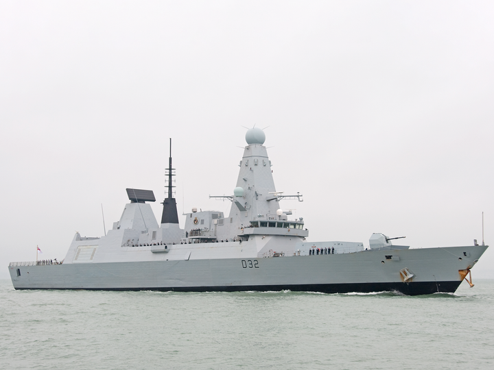 HMS Daring (D32) Royal Navy Type 45 Destroyer Entering Harbour Photo Print Wall Art Decor Posters, Prints, & Visual Artwork Hampshire Prints 6 x 4 No Frame No