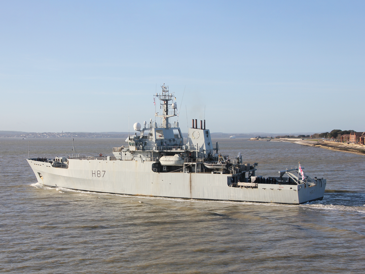 HMS Echo (H87) Royal Navy Echo Class Survey Vessel Leaving Portsmouth Photo Print Wall Art Decor Posters, Prints, & Visual Artwork Hampshire Prints 6 x 4 No Frame No