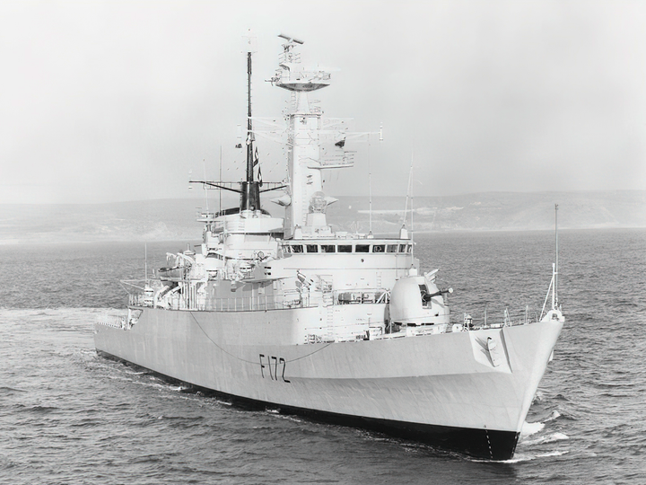 HMS Ambuscade (F172) Royal Navy Type 21 Frigate Starboard Bow View Photo Print Wall Art Decor Posters, Prints, & Visual Artwork Hampshire Prints 6 x 4 No Frame No