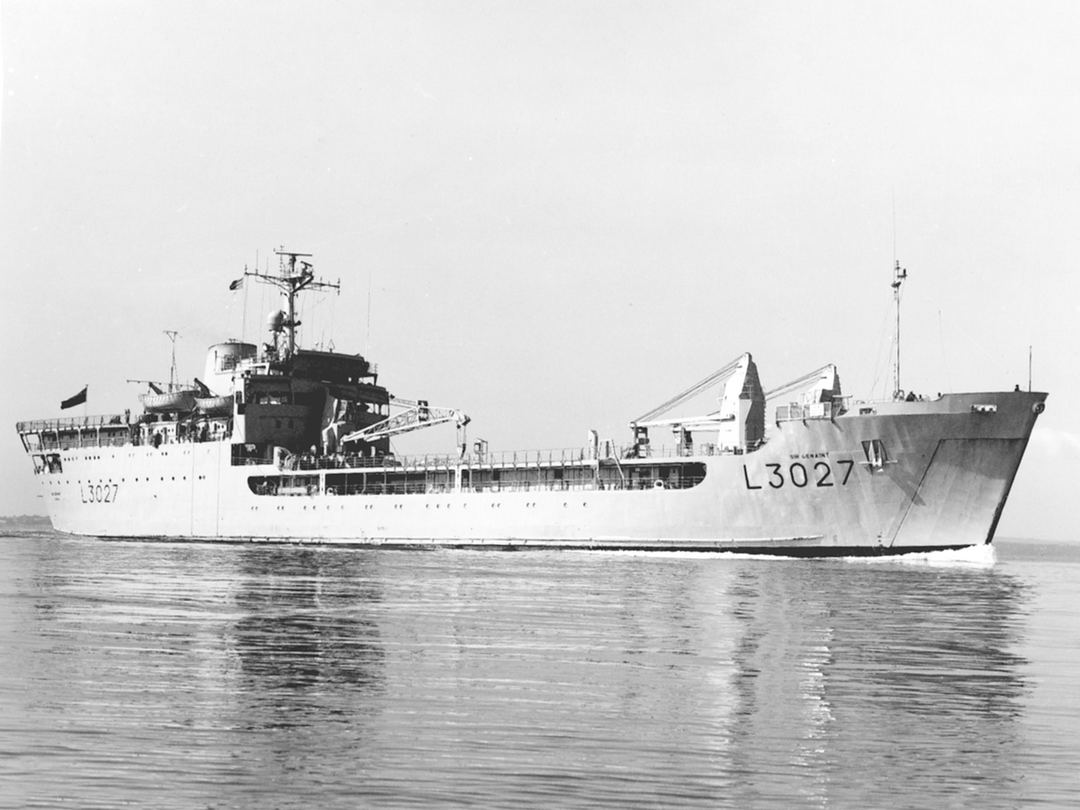 RFA Sir Geraint L3027 Round Table Class Ship 1984 Photo Print - Posters, Prints, & Visual Artwork - by Hampshire Prints (image 1 of 9)