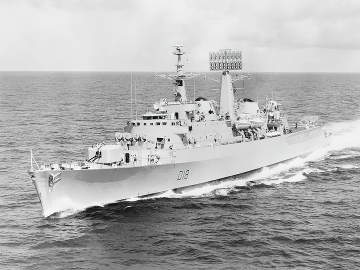 HMS Antrim (D18) Royal Navy County Class Destroyer Port Bow View Photo Print Wall Art Decor Posters, Prints, & Visual Artwork Hampshire Prints 6 x 4 No Frame No