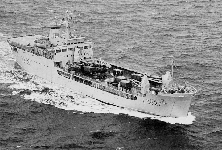 RFA Sir Geraint (L3027) Photo Print - Starboard Bow View - Royal Fleet Auxiliary Round Table Class Ship Hampshire Prints 6 x 4 No Frame No