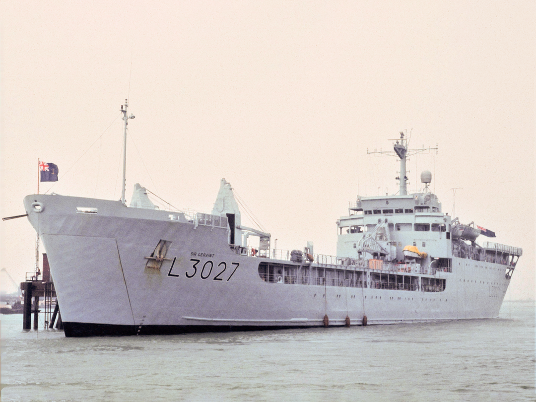 RFA Sir Geraint L3027 Round Table Class Ship August 1986 Photo Print - Posters, Prints, & Visual Artwork - by Hampshire Prints (image 1 of 9)
