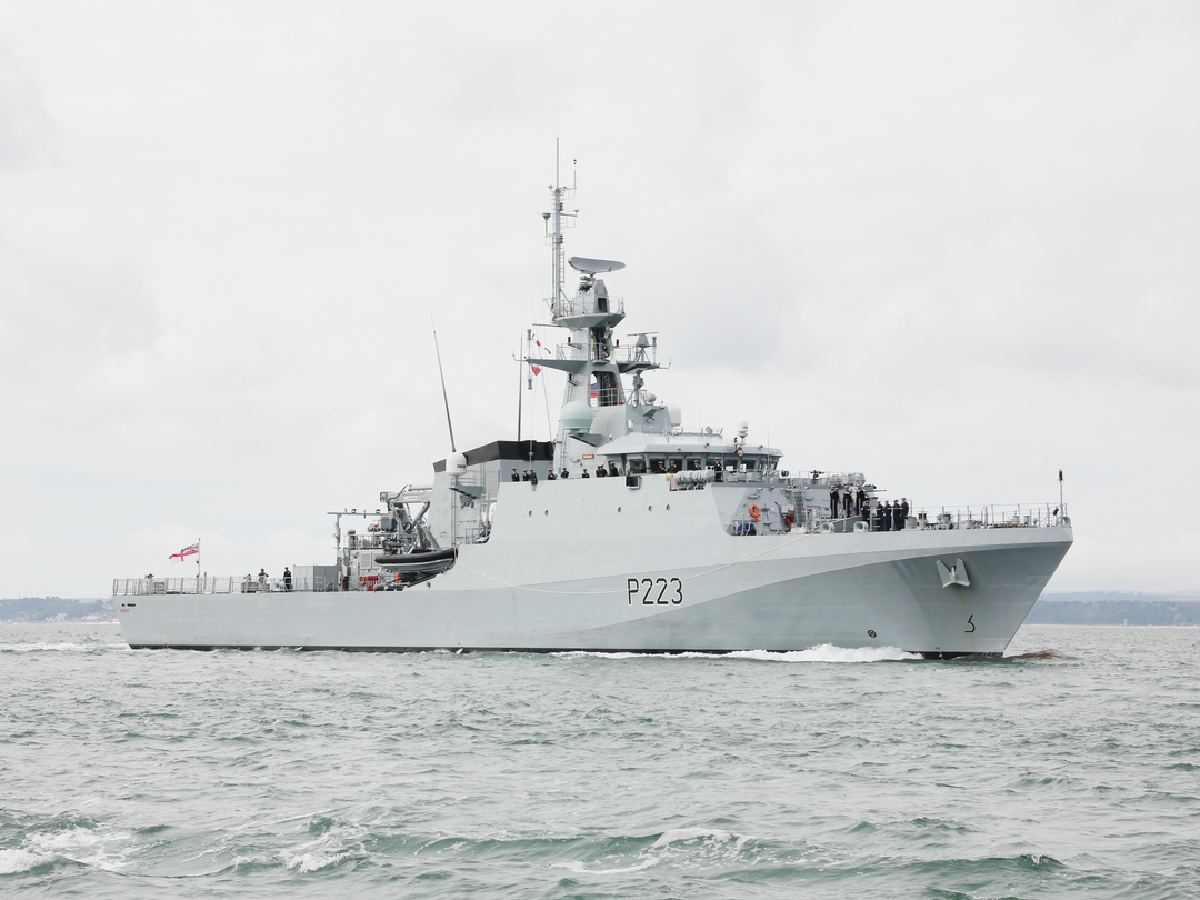 HMS Medway P223 River Class Patrol Vessel Photo Print - Posters, Prints, & Visual Artwork - by Hampshire Prints (image 1 of 9)
