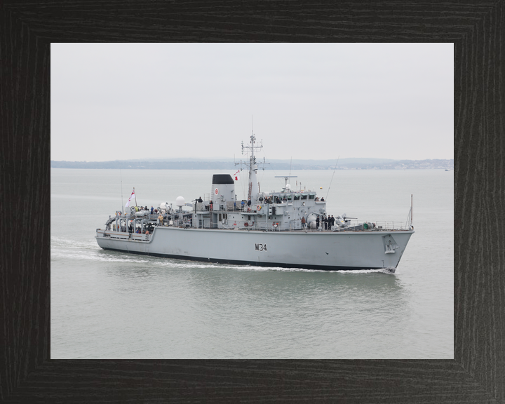 HMS Middleton M34 Hunt Class Mine Warfare Vessel Entering Harbour Photo Print - Posters, Prints, & Visual Artwork - by Hampshire Prints (image 3 of 9)