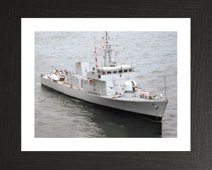HMS Plover P240 Peacock Class Patrol Vessel July 1986 Port Side View Photo Print - Posters, Prints, & Visual Artwork - by Hampshire Prints (image 2 of 9)