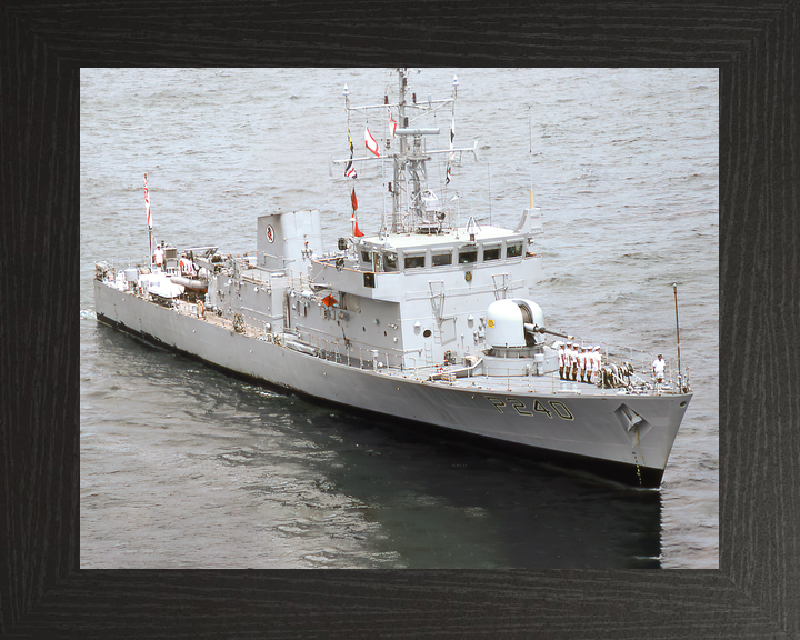 HMS Plover P240 Peacock Class Patrol Vessel July 1986 Port Side View Photo Print - Posters, Prints, & Visual Artwork - by Hampshire Prints (image 3 of 9)