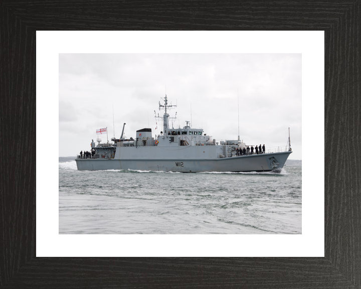 HMS Shoreham M112 Sandown Class Minehunter Starboard Beam View Photo Print - Posters, Prints, & Visual Artwork - by Hampshire Prints (image 2 of 9)