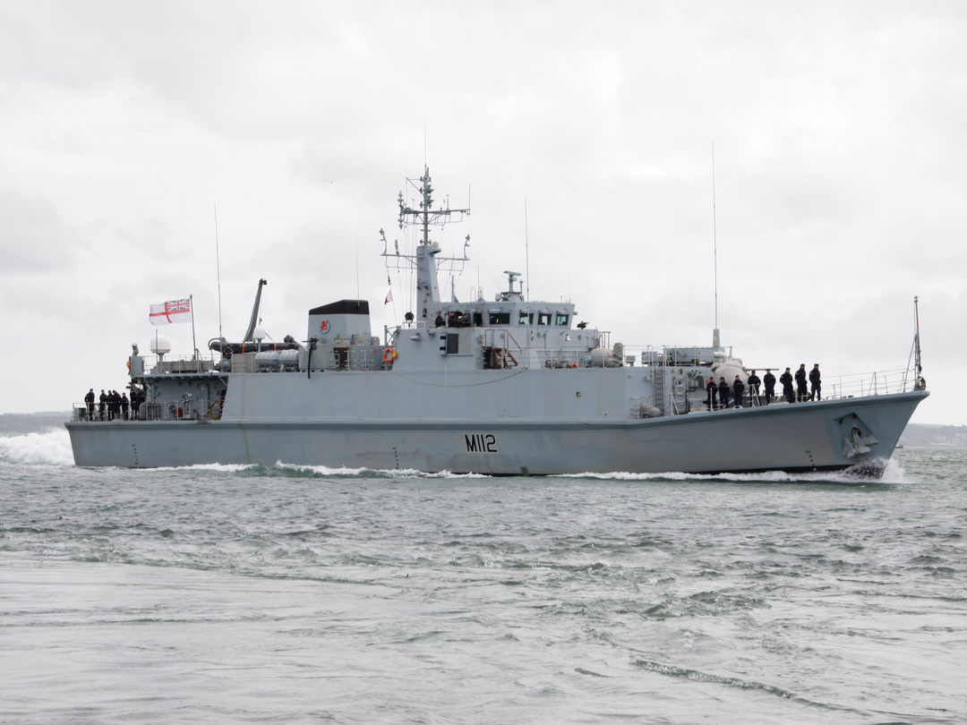 HMS Shoreham M112 Sandown Class Minehunter Starboard Beam View Photo Print - Posters, Prints, & Visual Artwork - by Hampshire Prints (image 1 of 9)