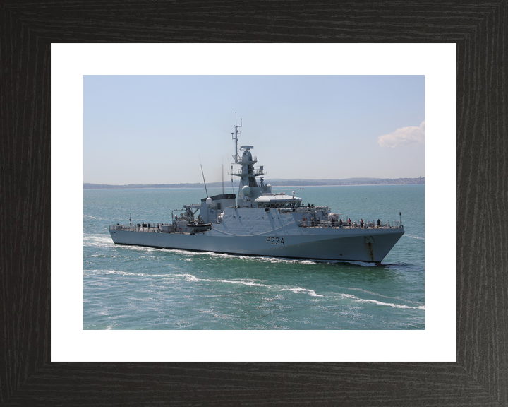 HMS Trent P224 River Class Patrol Vessel Photo Print - Posters, Prints, & Visual Artwork - by Hampshire Prints (image 2 of 9)
