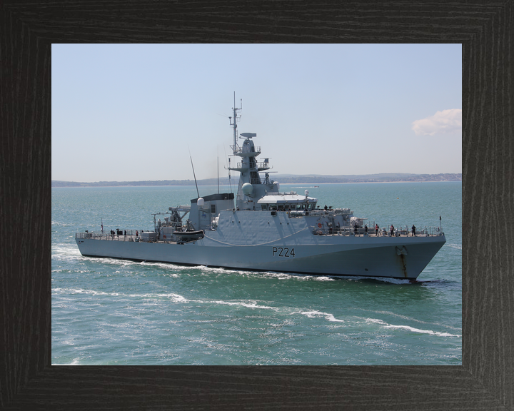 HMS Trent P224 River Class Patrol Vessel Photo Print - Posters, Prints, & Visual Artwork - by Hampshire Prints (image 3 of 9)