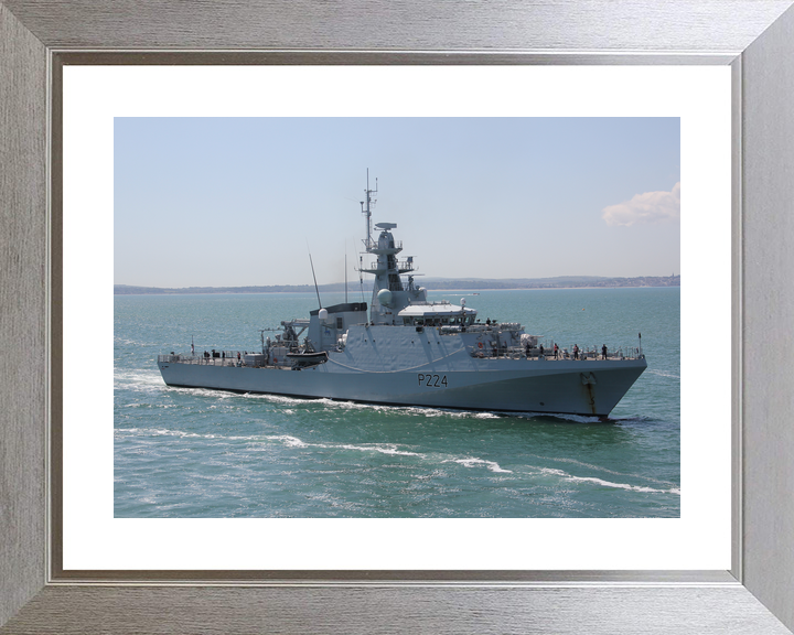 HMS Trent P224 River Class Patrol Vessel Photo Print - Posters, Prints, & Visual Artwork - by Hampshire Prints (image 6 of 9)