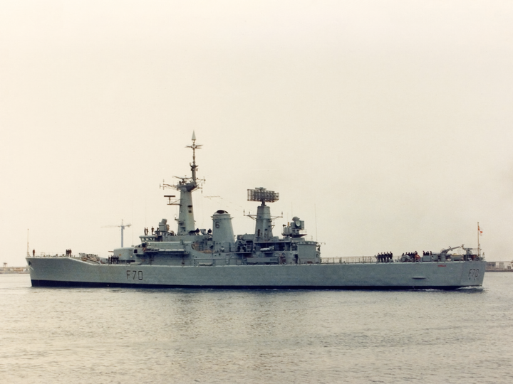 HMS Apollo (F70) Royal Navy Leander Class Frigate Leaving Harbour Photo Print Wall Art Decor Posters, Prints, & Visual Artwork Hampshire Prints 6 x 4 No Frame No