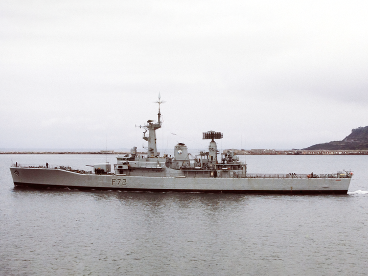HMS Ariadne (F72) Royal Navy Leander Class Frigate Port Beam View Photo Print Wall Art Decor Posters, Prints, & Visual Artwork Hampshire Prints 6 x 4 No Frame No