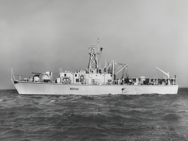 HMS Aveley M2002 Ley Class Minehunter