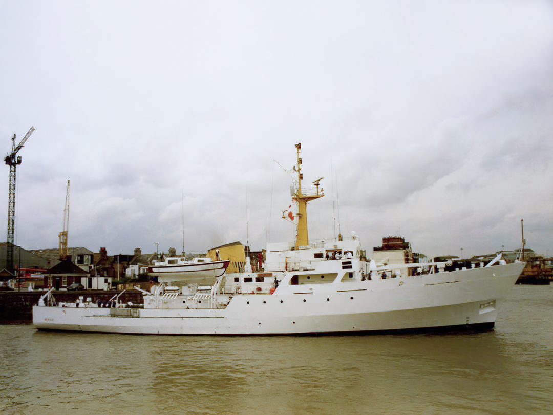 HMS Beagle (A319) Royal Navy Bulldog Class Survey Vessel Starboard Beam View Photo Print Wall Art Decor Posters, Prints, & Visual Artwork Hampshire Prints 6 x 4 No Frame No