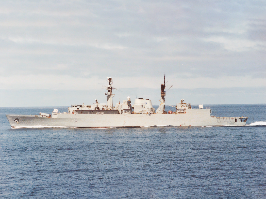 HMS Brazen (F91) Royal Navy Type 22 Frigate Port Beam View Photo Print Wall Art Decor Posters, Prints, & Visual Artwork Hampshire Prints 6 x 4 No Frame No