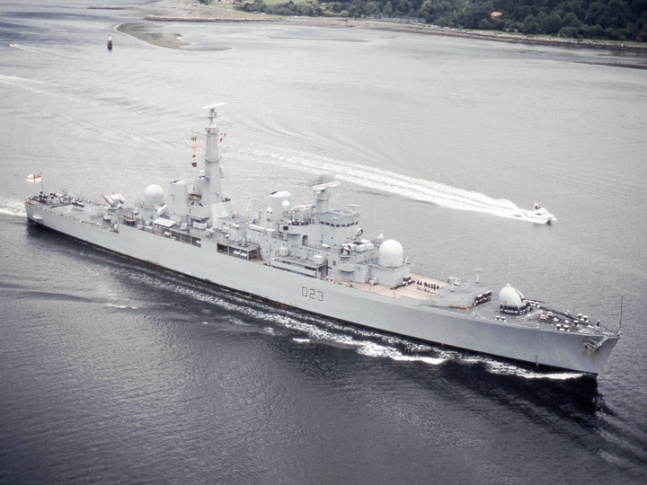 HMS Bristol (D23) Royal Navy Type 82 Destroyer Entering Harbour Photo Print Wall Art Decor Posters, Prints, & Visual Artwork Hampshire Prints 6 x 4 No Frame No