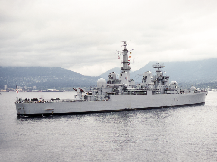 HMS Bristol (D23) Royal Navy Type 82 Destroyer Low Starboard View Photo Print Wall Art Decor Posters, Prints, & Visual Artwork Hampshire Prints 6 x 4 No Frame No