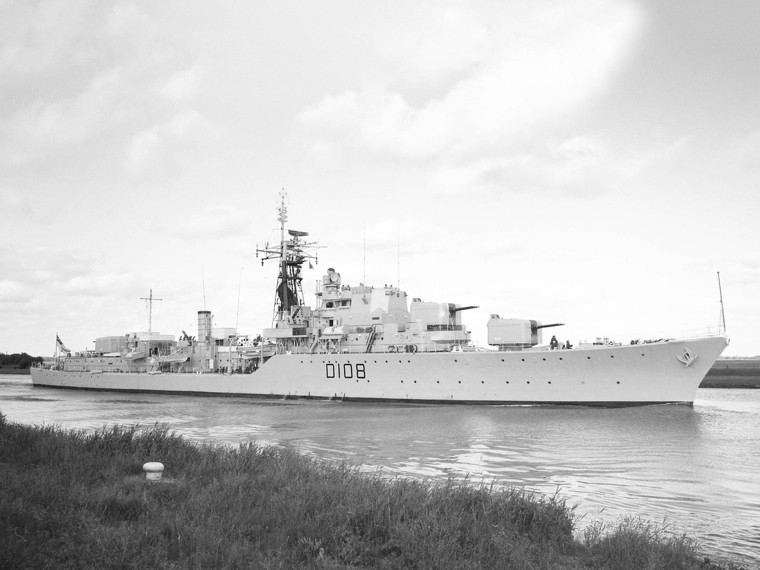 HMS Dainty (D108) Royal Navy Daring Class Destroyer Starboard View Photo Print Wall Art Decor Posters, Prints, & Visual Artwork Hampshire Prints 6 x 4 No Frame No