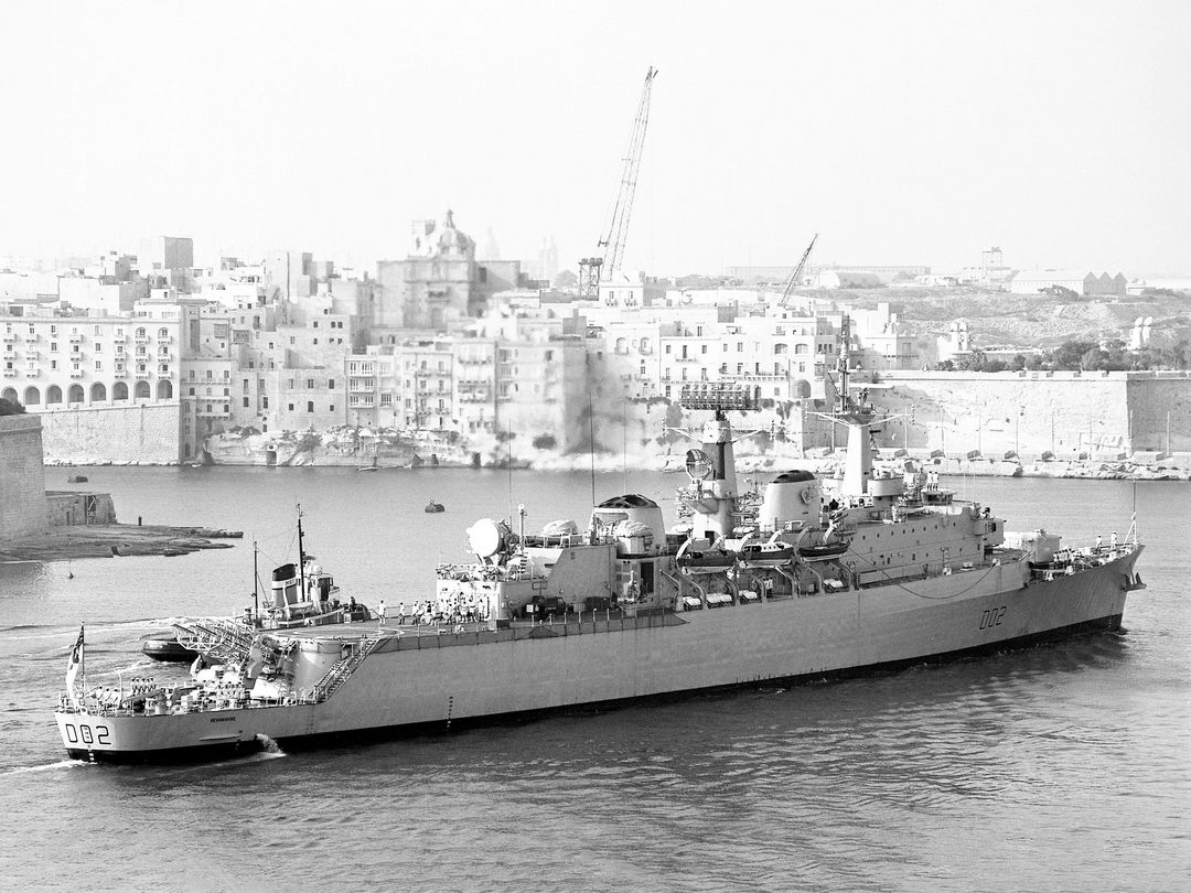 HMS Devonshire (D02) Royal Navy County Class Destroyer Valletta Malta Photo Print Wall Art Decor Posters, Prints, & Visual Artwork Hampshire Prints 6 x 4 No Frame No