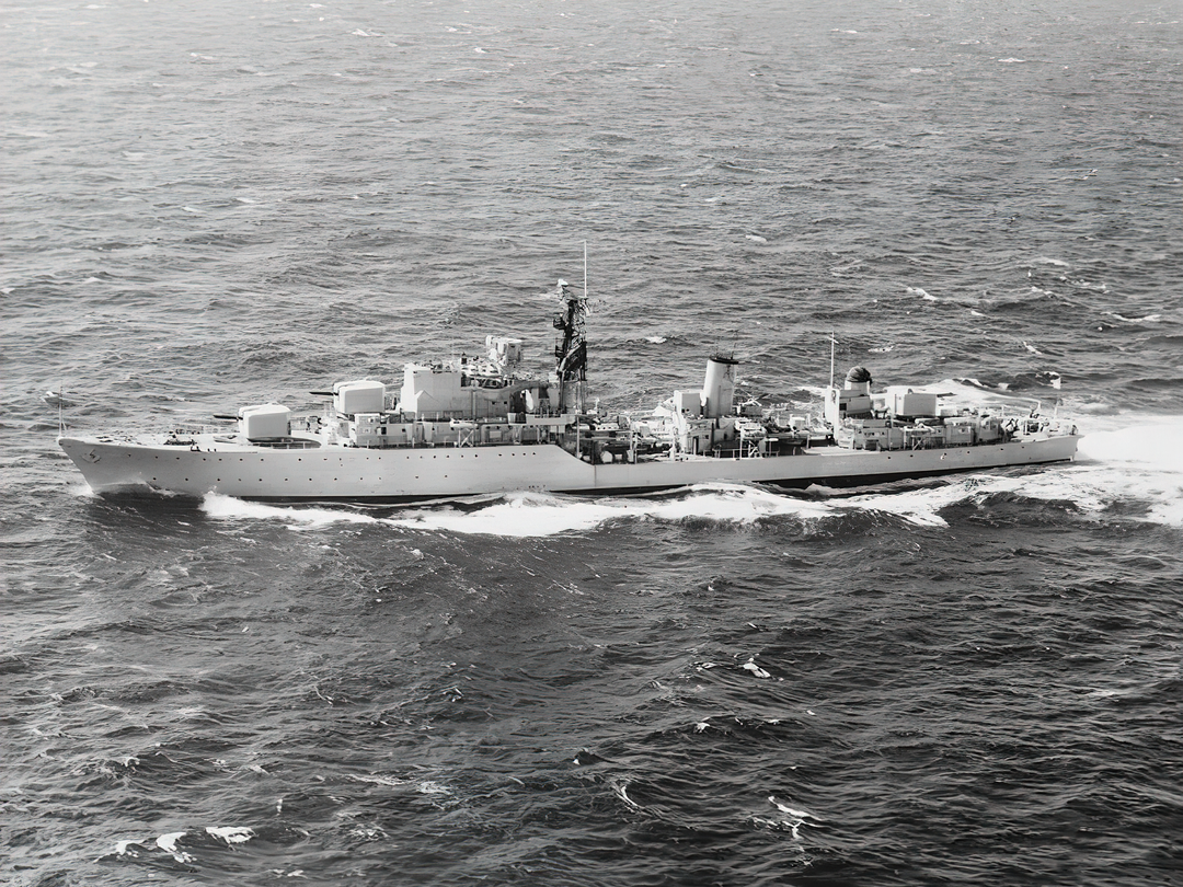 HMS Diana (D126) Royal Navy Daring Class Destroyer High Port Beam View Photo Print Wall Art Decor Posters, Prints, & Visual Artwork Hampshire Prints 6 x 4 No Frame No