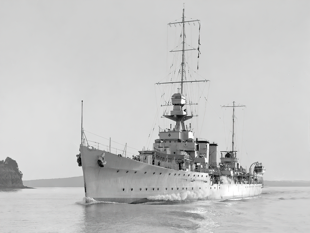HMS Dunedin (96) Royal Navy Danae Class Cruiser Port Side View Photo Print Wall Art Decor Posters, Prints, & Visual Artwork Hampshire Prints 6 x 4 No Frame No