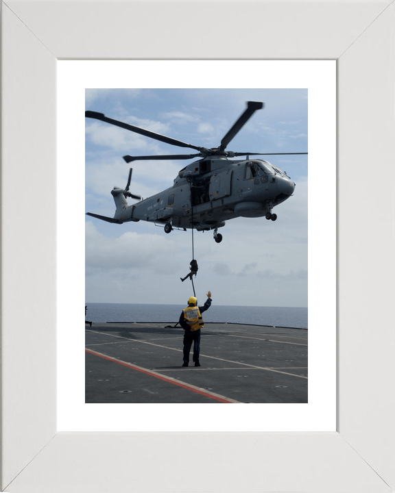 40 Commando Royal Marine Fast Roping From Merlin November 2006