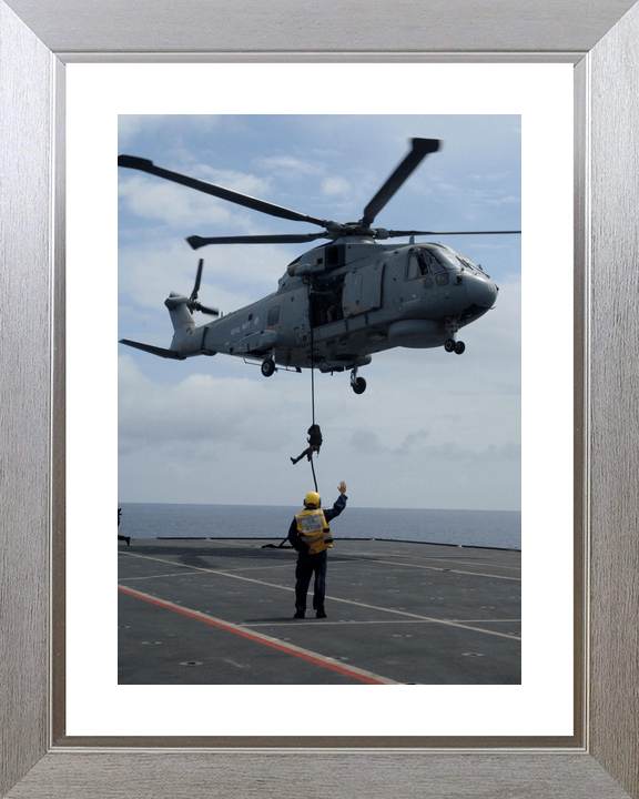 40 Commando Royal Marine Fast Roping From Merlin November 2006