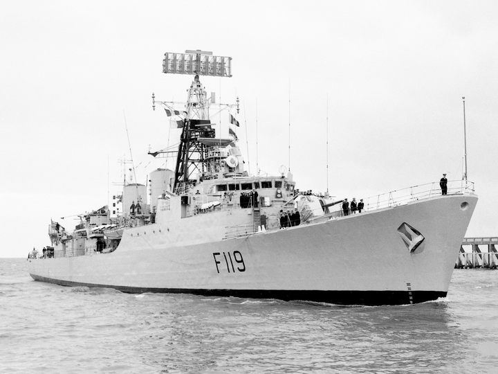 HMS Eskimo (F119) Royal Navy Tribal Class Frigate Entering Harbour Photo Print Wall Art Decor - Posters, Prints, & Visual Artwork - by Hampshire Prints (image 1 of 9)